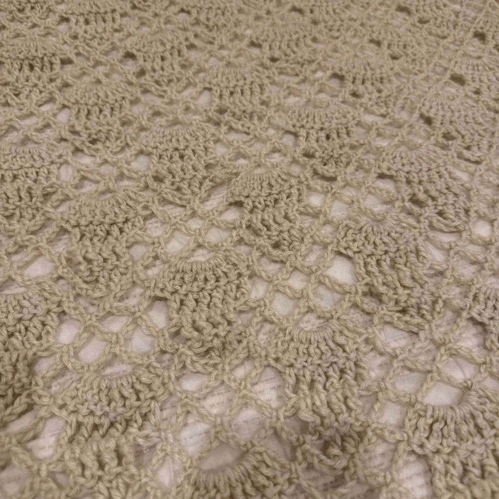 Vintage Handmade Crochet Throw Blanket Beige Boho Shell Stitch Fringe 66x56